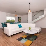 Loreta By Interhome *