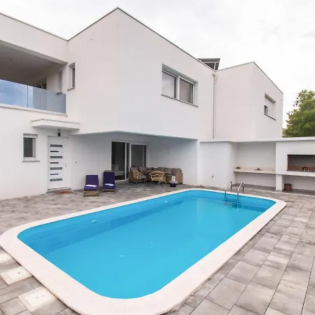Loreta By Interhome Vodice