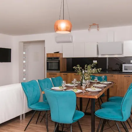 Loreta By Interhome