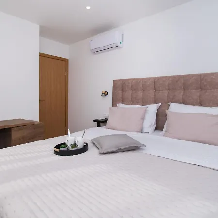 펜션 Loreta By Interhome *