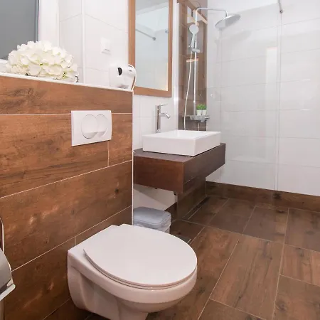Loreta By Interhome Vodice
