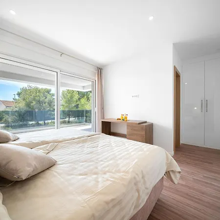 Loreta By Interhome * וודיצה