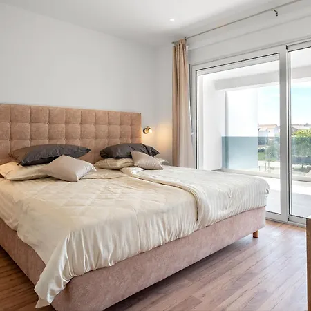 Loreta By Interhome וודיצה