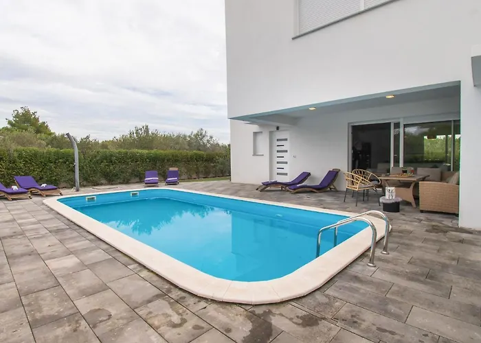 Loreta By Interhome וודיצה