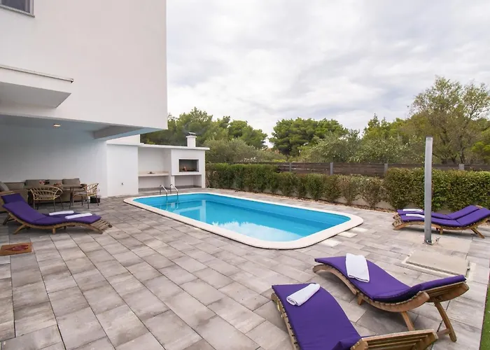 Loreta By Interhome Semesterbostad Vodice