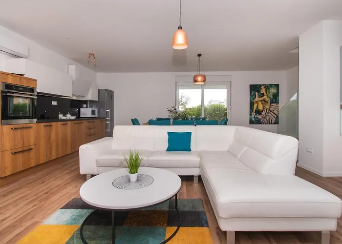 Loreta By Interhome Vikendica