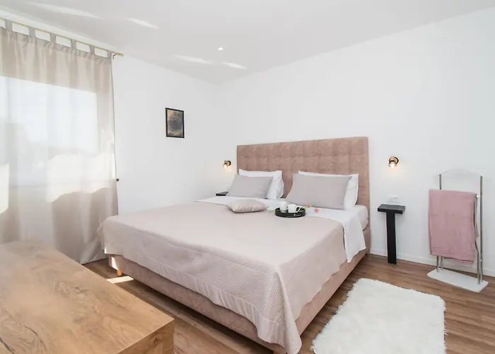 בית נופש Loreta By Interhome וודיצה