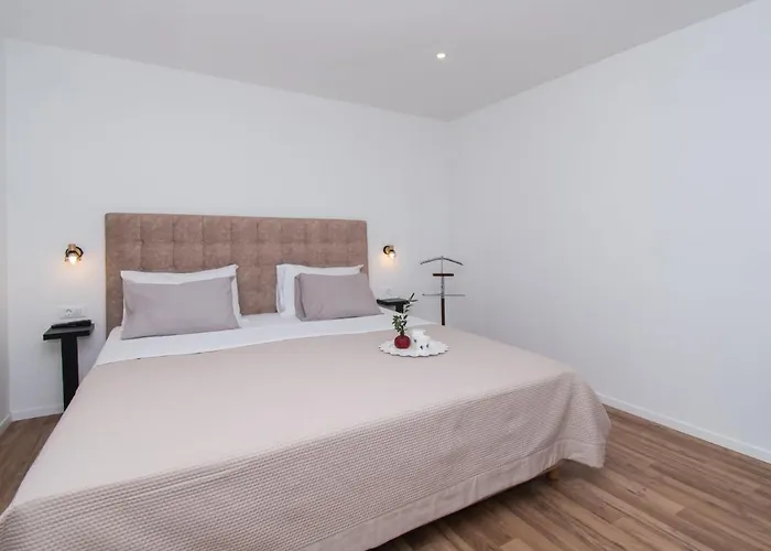 Loreta By Interhome Vodice