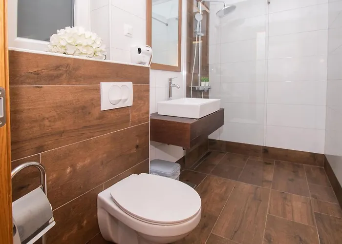 Loreta By Interhome Vodice