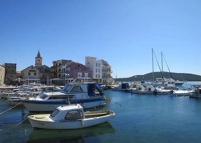 Loreta By Interhome Vikendica