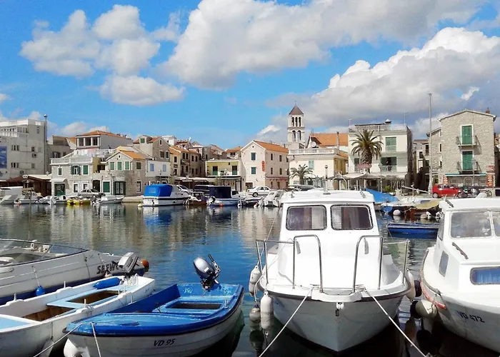 Loreta By Interhome Vikendica Vodice