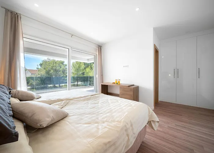 Loreta By Interhome * וודיצה